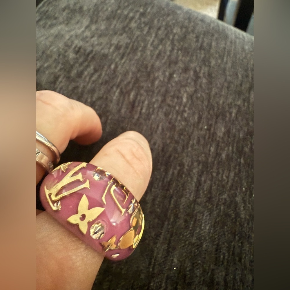 Louis Vuitton auth Bague ring Gold pink Inclusion w/ monogram charms sz large 8 - Picture 7 of 13